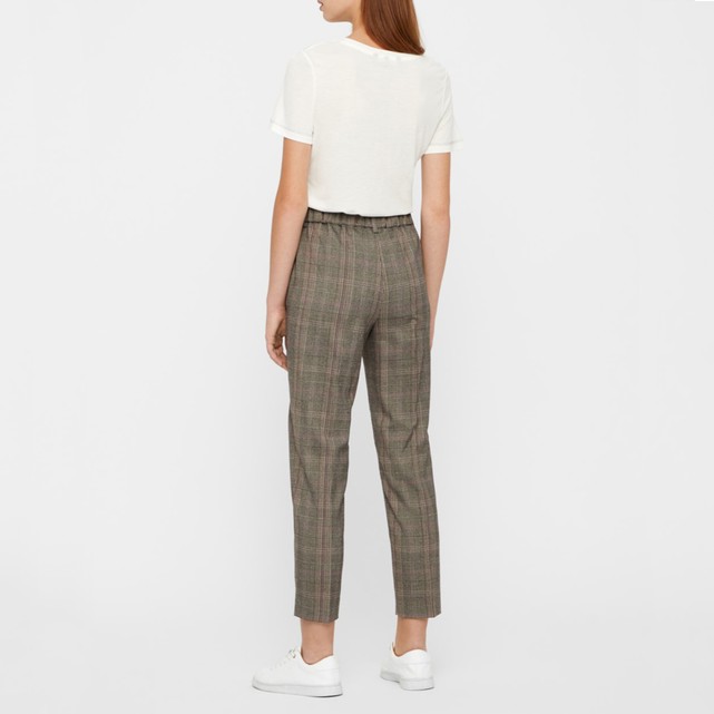 Pantalón a cuadros con corte recto tobillero