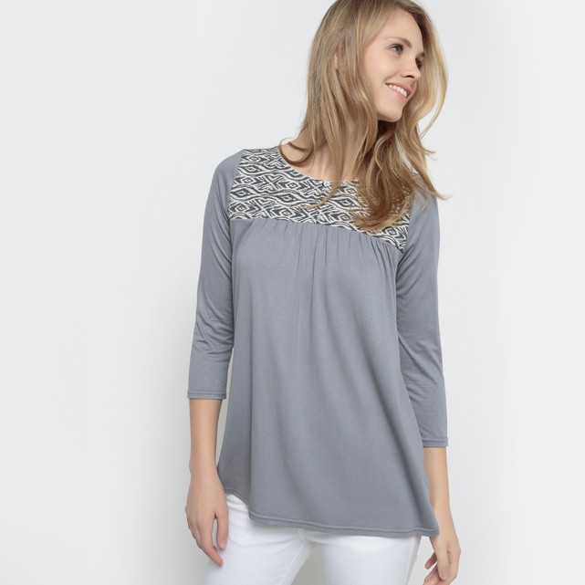 Camiseta con plastrón jacquard